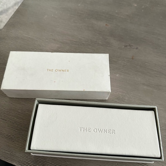 The owner mobius sunglasses. Brand new. - Picture 4 of 6